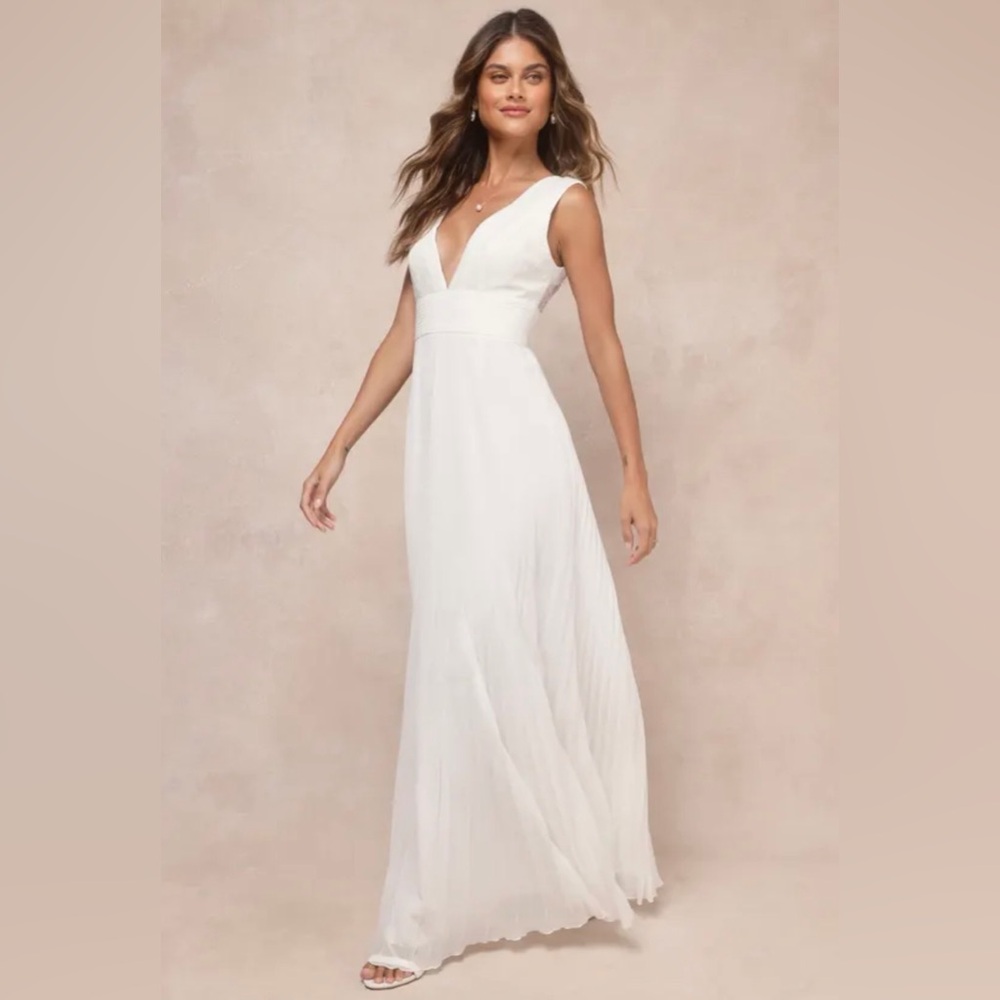 NWT lulus Ivory Chiffon Lace Pleated Open Back Wedding Dress Small - Picture 5 of 11